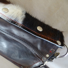 InBetween Cowbag | Tas van koeienhuid