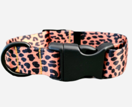 Satin feeling honden halsband in luipaardprint | zalmroze