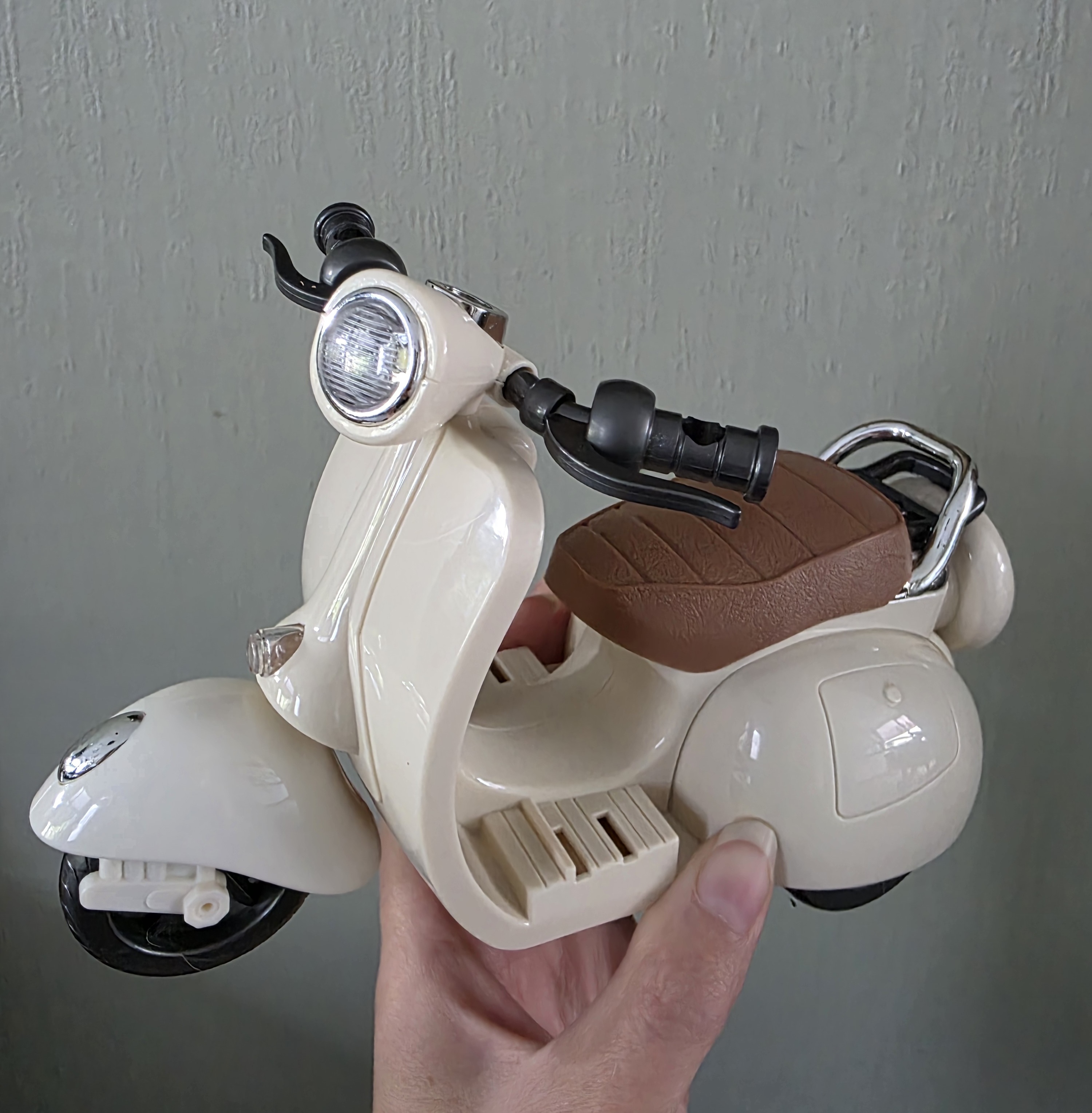 Labubu scooter