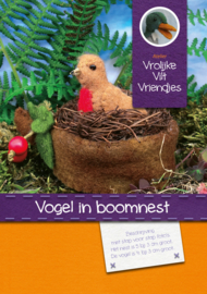 Vogel in boomnest