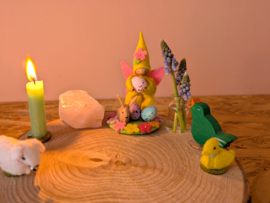 Paaskabouter met konijntje