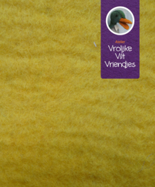 Handgevilt geel wolvilt lap 40-60 cm