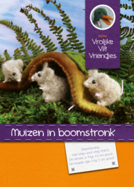 Muizen in boomstronk