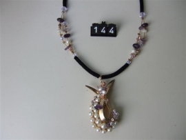 024 Pearls and amethyst 