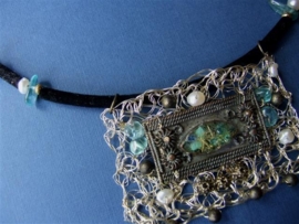 190 Special necklace with green, blue and copper 