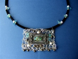 190 Special necklace with green, blue and copper 