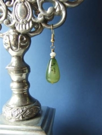 270 Translucent green Agate, with fresh water pearl E15,-