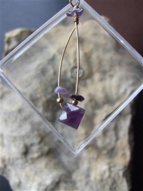054  Amethyst, gold plated wire E 20,-