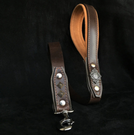 The “Aztec” brown lijn 90 x 3 cm