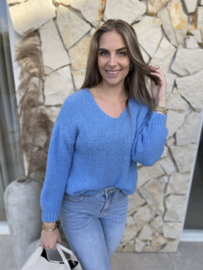 BLUE KNITTED SWEATER