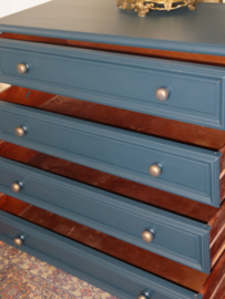 Brocante blauwe houten ladekast