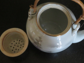 Oude Japanse Kutani porseleinen theepot met zeef