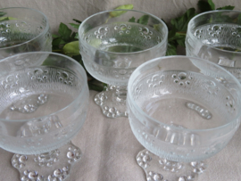 VERKOCHT Vintage ijscoupes / champagne coupes frosted glass, set van 6 stuks