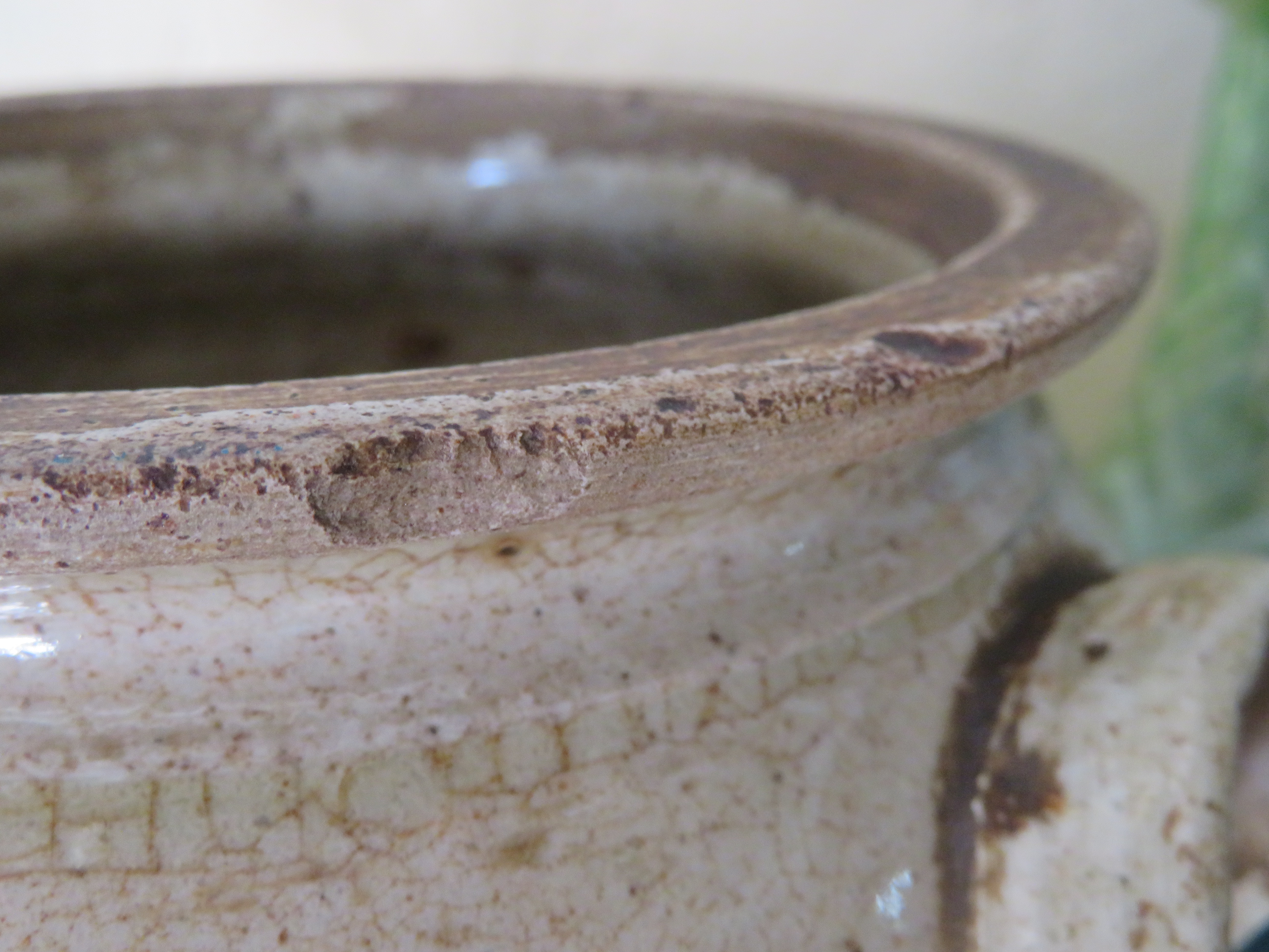 Oude Franse beige grespot - 16 cm (artikelnr. 153)