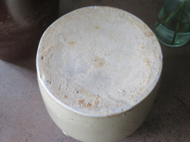 VERKOCHT Oude Franse beige greskan grespot - 16 cm (artikelnr. 121)