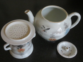 Oude Japanse Kutani porseleinen theepot met zeef