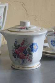 Oud Frans porseleinen koffieservies met decor van rozen en veldbloemen