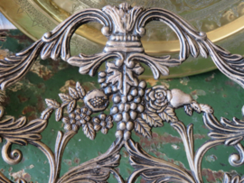 VERKOCHT Oude Franse zilverkleurige opengewerkte schaal op voet