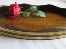 VERKOCHT Antiek gekuipt eikenhouten dienblad, 47 x 30 cm