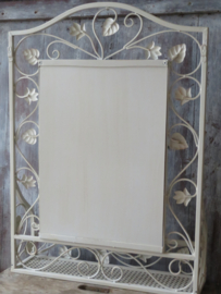 VERKOCHT Brocante Franse metalen spiegel met planchet - 72 x 53 cm