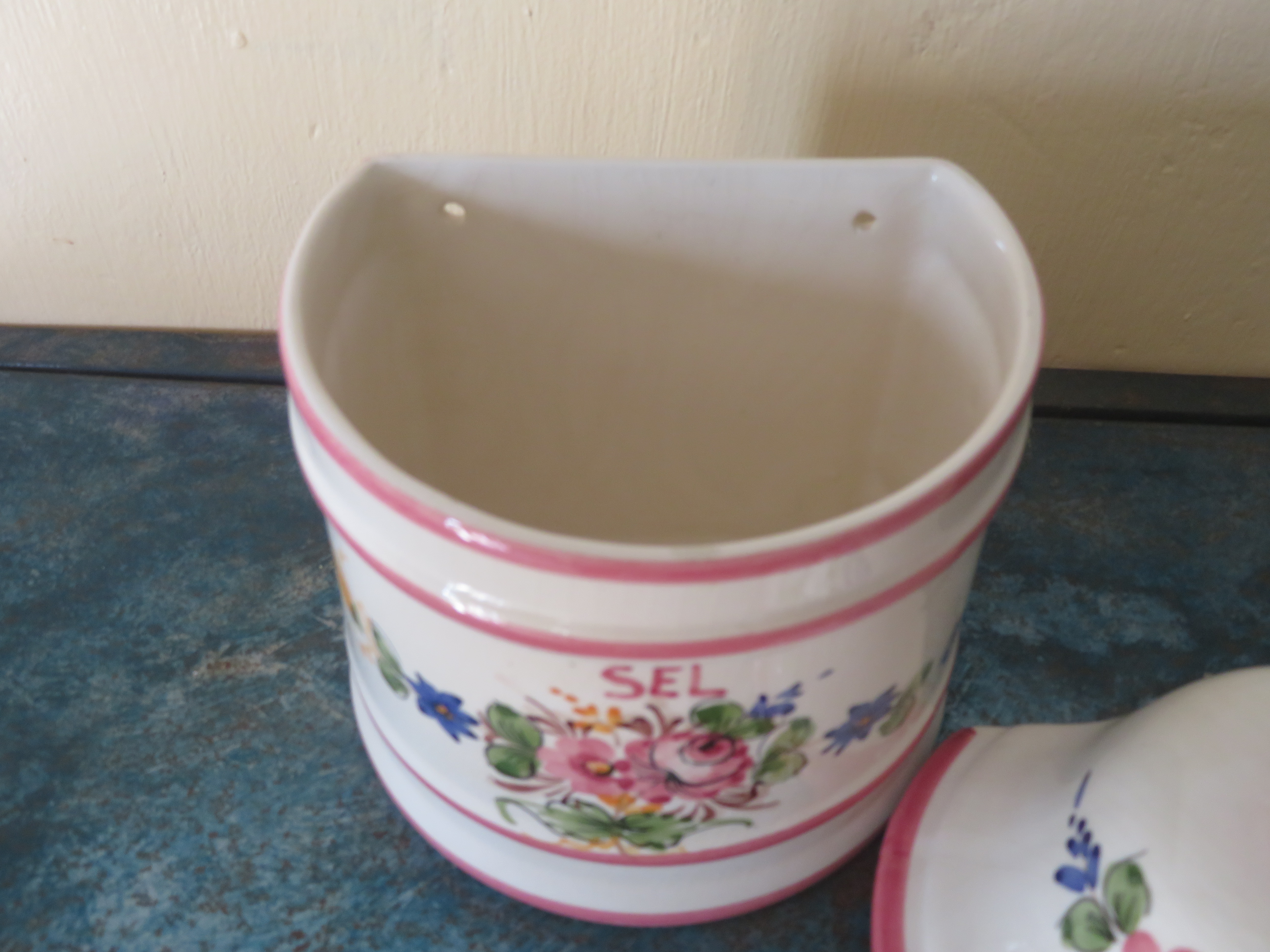 Oude brocante Franse aardewerk zoutpot met deksel