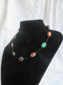 Vintage zilver metalen ketting met gekleurde steentjes