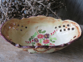 Oude Frans ovale aardewerk ajour schaal op pootjes