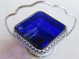 Oude Engelse verzilverde suikerpot met inleg van blauw glas