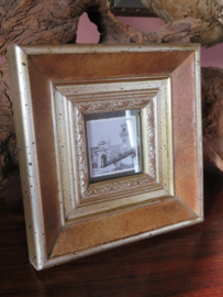 VERKOCHT Brocante houten fotolijst met foto (nr. 2)