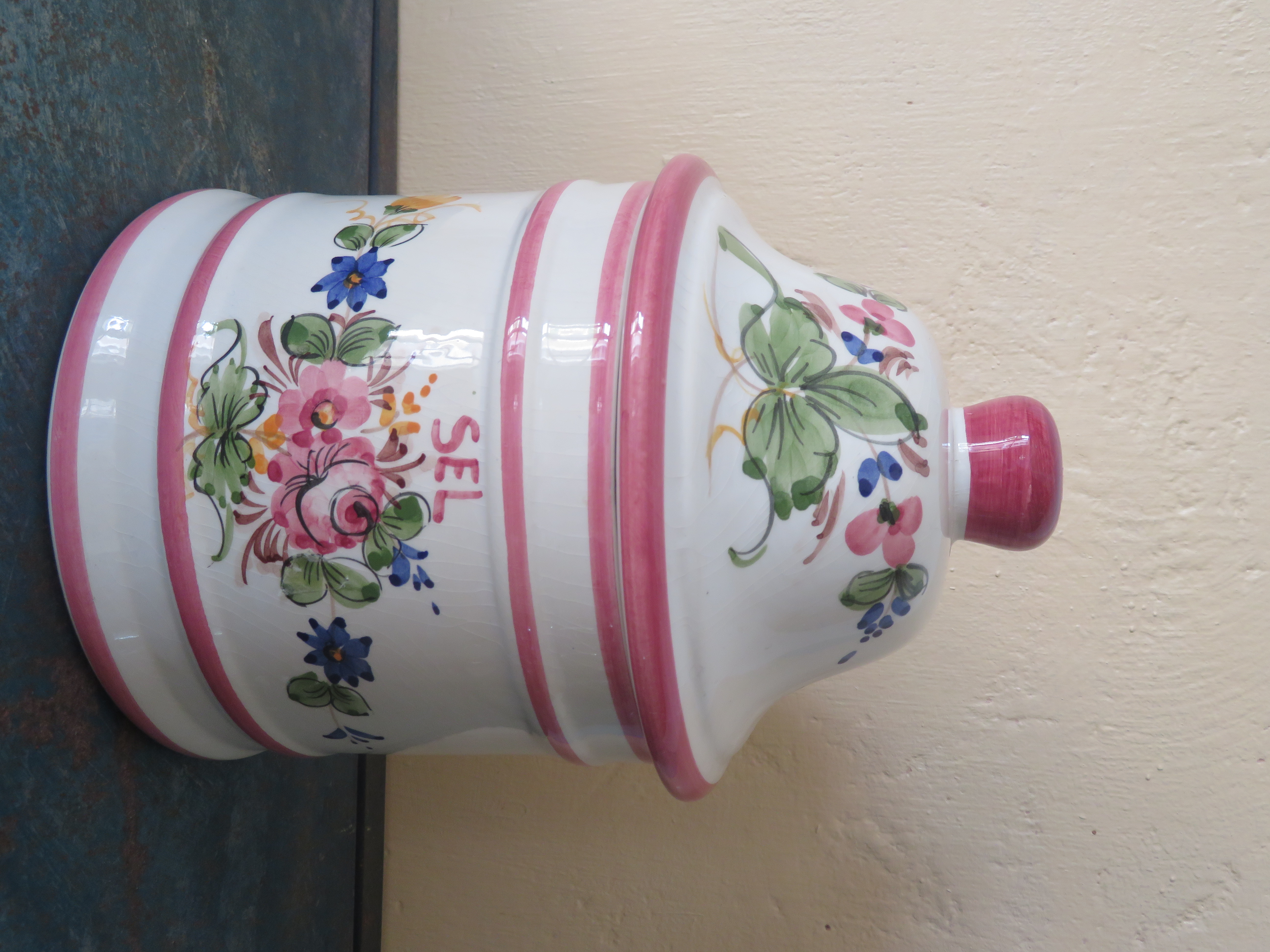 Oude brocante Franse aardewerk zoutpot met deksel