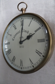 Wandklok Colonial Clock Co. est. 1870, messing kast