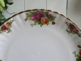 VERKOCHT Taartschaal Royal Albert, model Old Country Roses, 27 cm