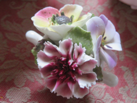 Miniatuur porseleinen bloemboeketje Aristocrat