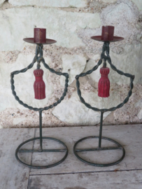 Brocante metalen ijzeren kandelaars - 33 cm - set van 2