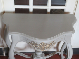 Antieke beige sidetable haltafel