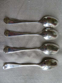 Set van 4 verzilverde Sheffield koffielepels / dessertlepels, 12 cm