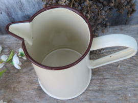 VERKOCHT Oude emaille kan - 21 cm hoog