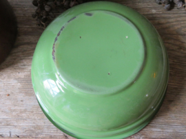 VERKOCHT Oude groene emaille schaal