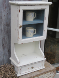 VERKOCHT Oud brocante Frans houten kastje met glas en lade