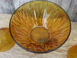 VERKOCHT Oude amberkleurige glazen schalenset, 7-delig