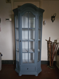 VERKOCHT Brocante blauwe vitrinekast servieskast