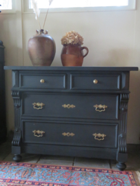 VERKOCHT Stoere antieke zwarte kast ladenkast commode