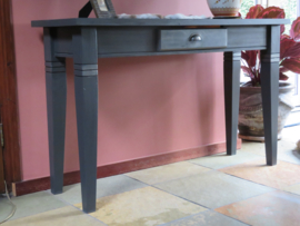 VERKOCHT Brocante antracietgrijze houten sidetable side table, 1.20m 