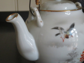 Oude Japanse Kutani porseleinen theepot met zeef