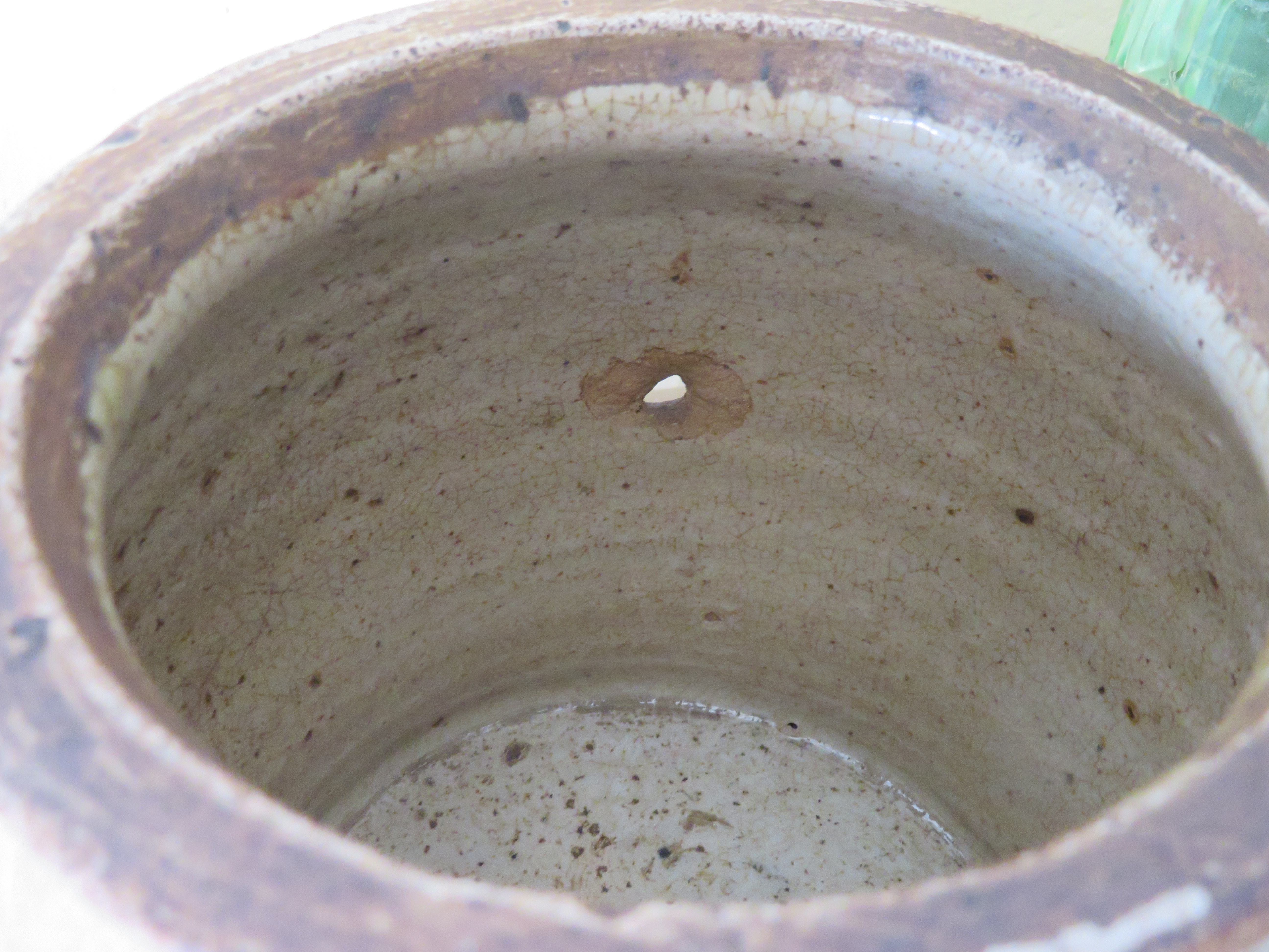 Oude Franse beige grespot - 16 cm (artikelnr. 153)