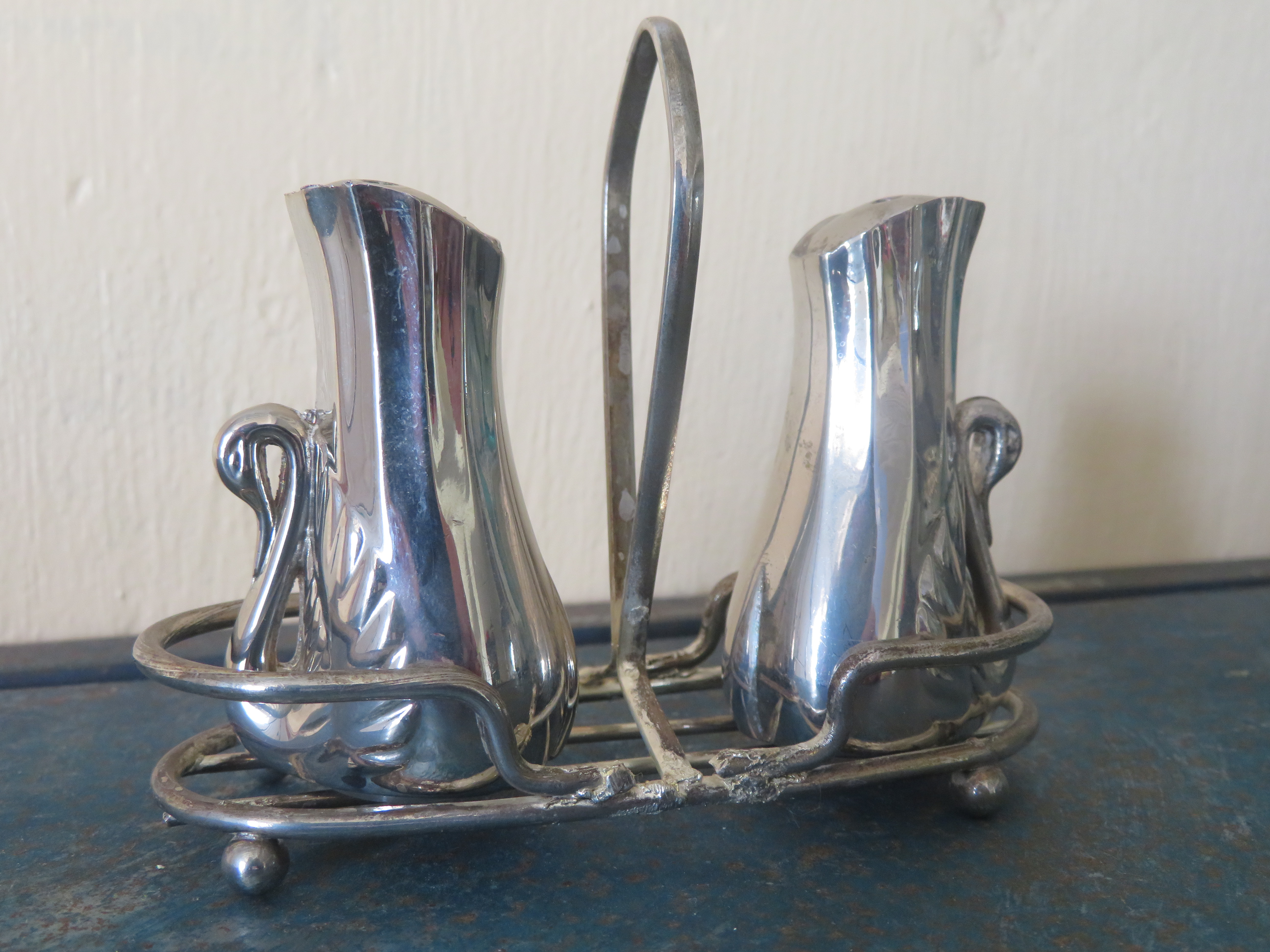 Vintage verzilverd peper en zoutstel zwaan in houder