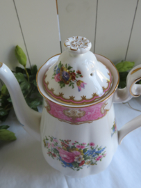 VERKOCHT Koffiepot Royal Albert Lady Carlyle, 22 cm (deksel gelijmd)