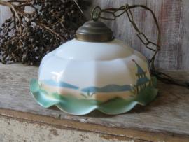 Antieke brocante hanglamp met opaline glazen kap