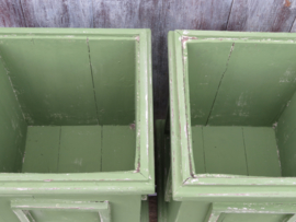 VERKOCHT Brocante olijfgroene houten plantenbak