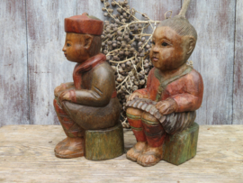 VERKOCHT Stel oosterse aziatische houten beelden, man en vrouw